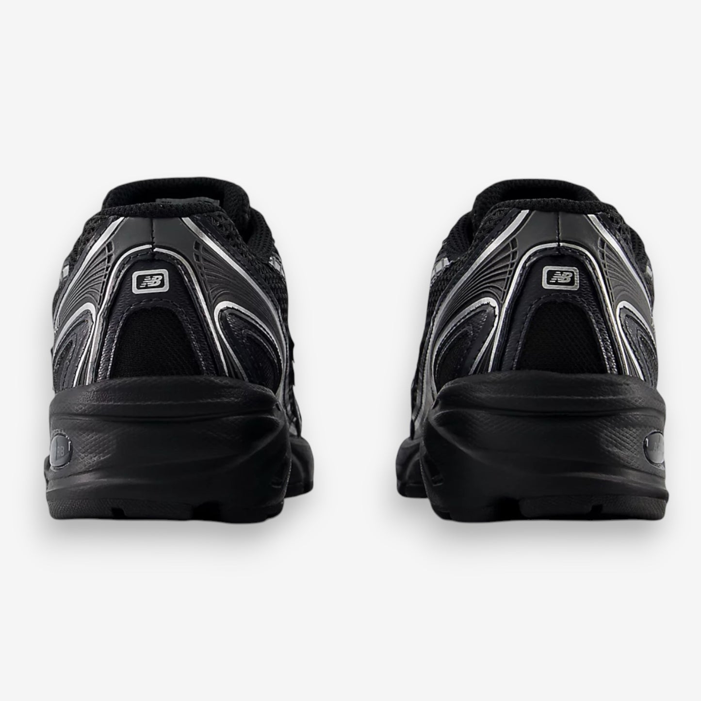 New Balance 740 GS Black Silver Metallic