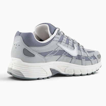 Nike P-6000 lt smoke grey/metallic silver/phantom