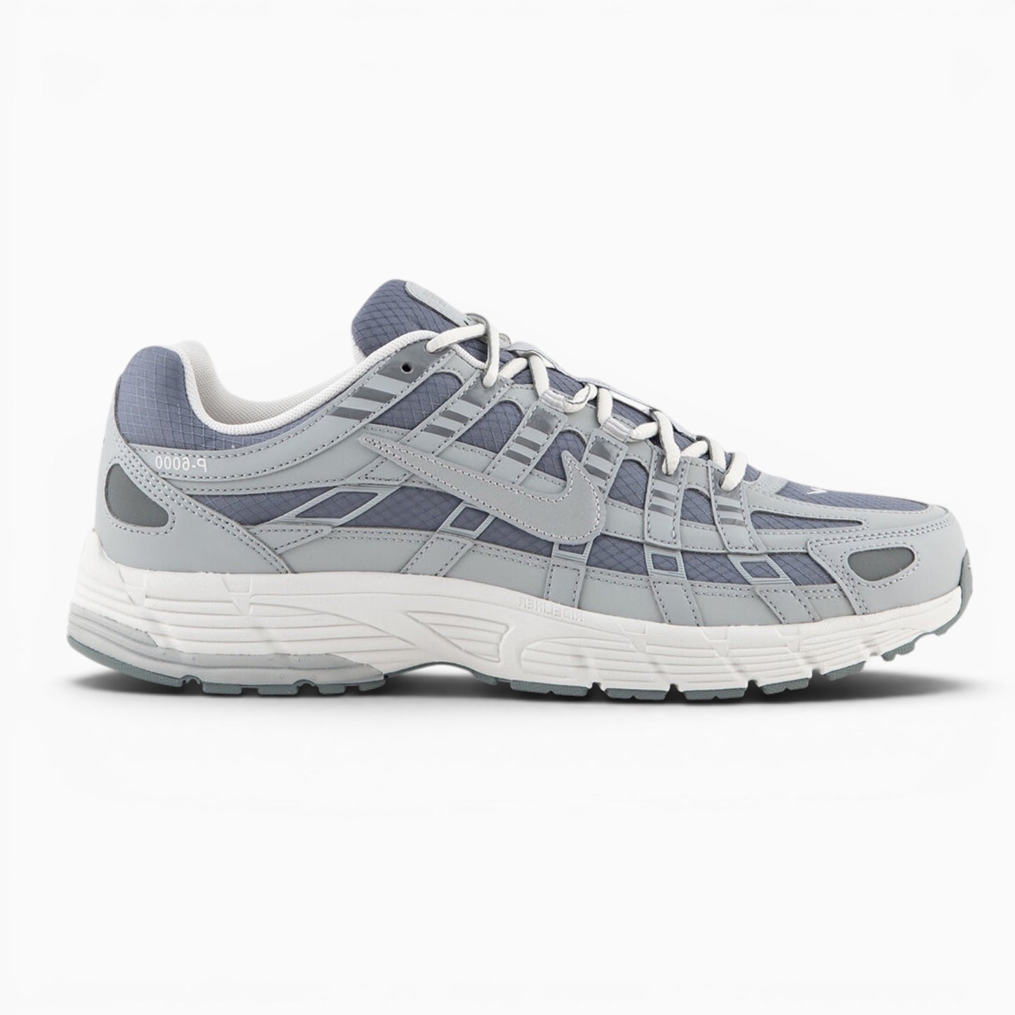 Nike P-6000 lt smoke grey/metallic silver/phantom
