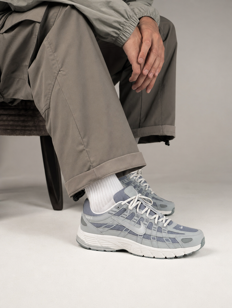 Nike P-6000 lt smoke grey/metallic silver/phantom