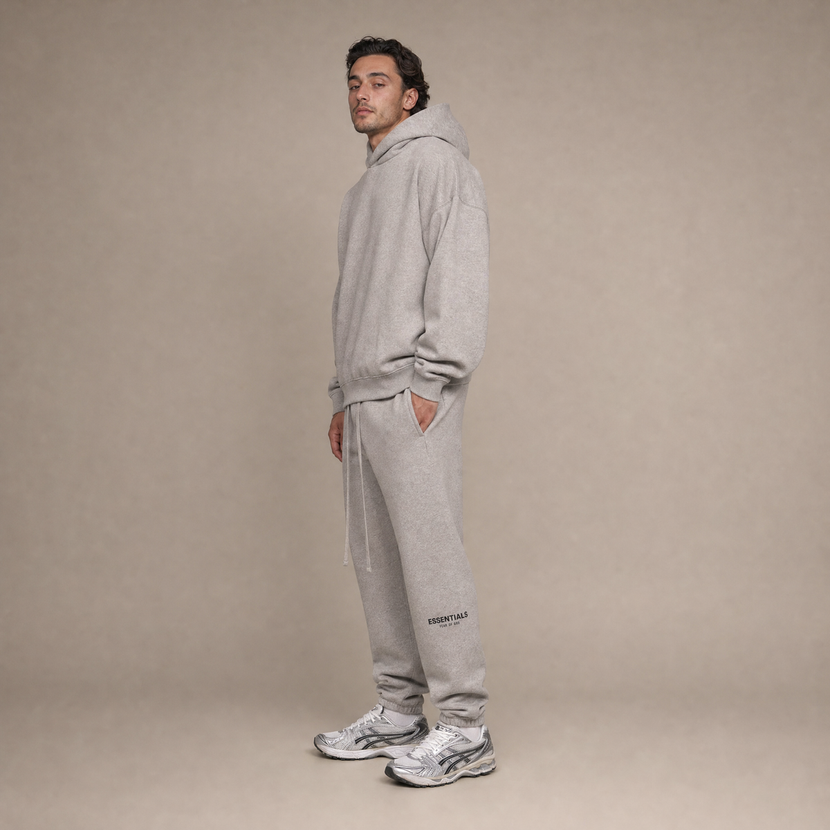 Calças de fato de treino Fear of God Essentials SS22 Dark Oatmeal