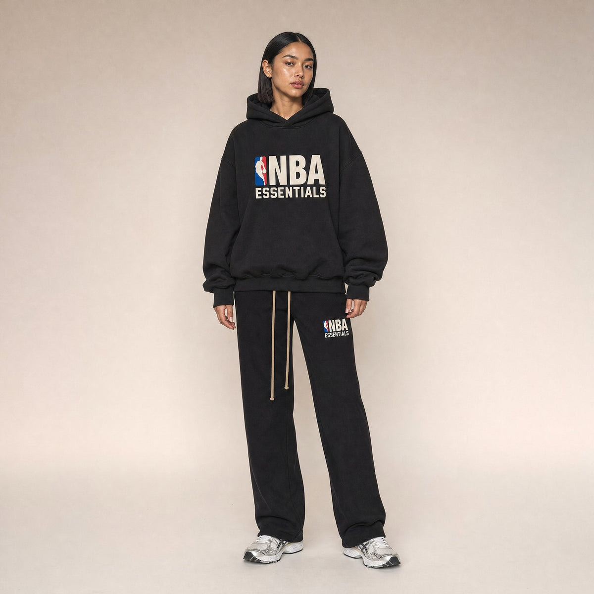 Fear of God Essentials x NBA SS25 mustat collegehousut