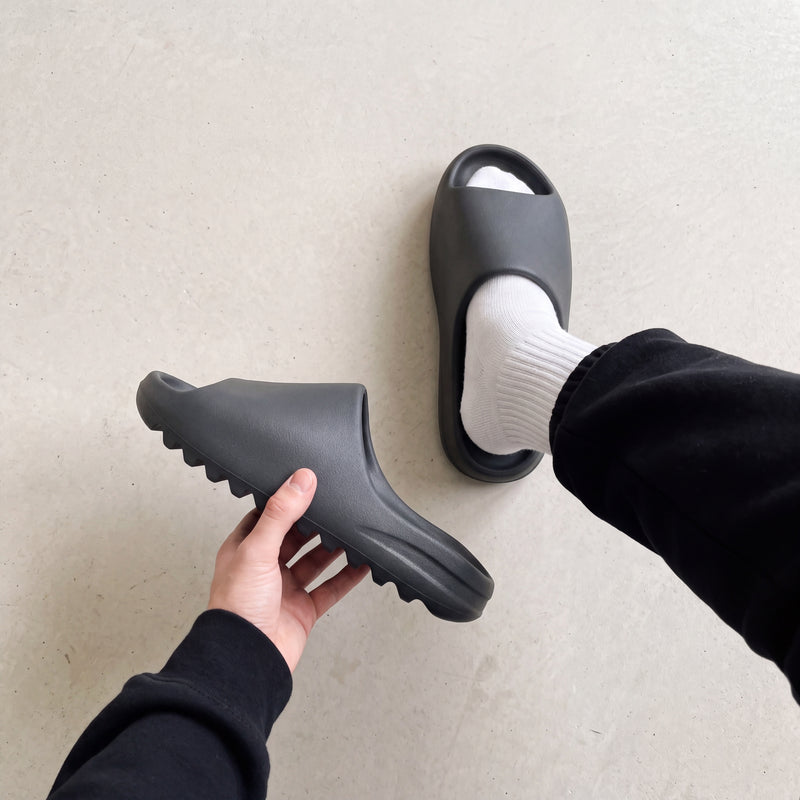 YZY YS-01 Black Slide